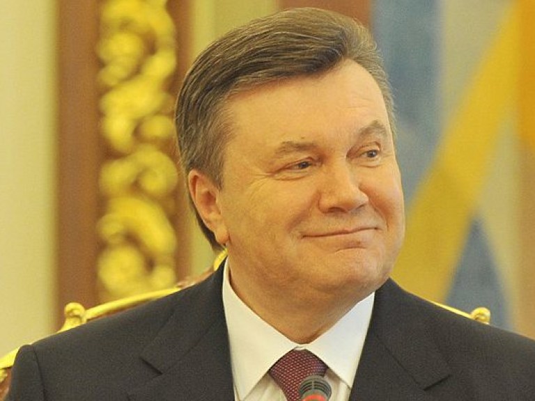 Янукович подал иск в Печерский суд о защите репутации