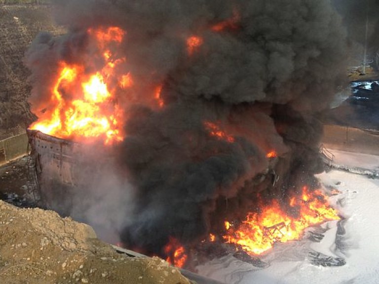 В Донецкой области произошел крупный пожар на свалке