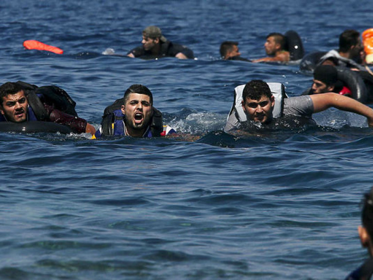 В Средиземном море из-за стрельбы две организации прекратили миссию по спасению беженцев