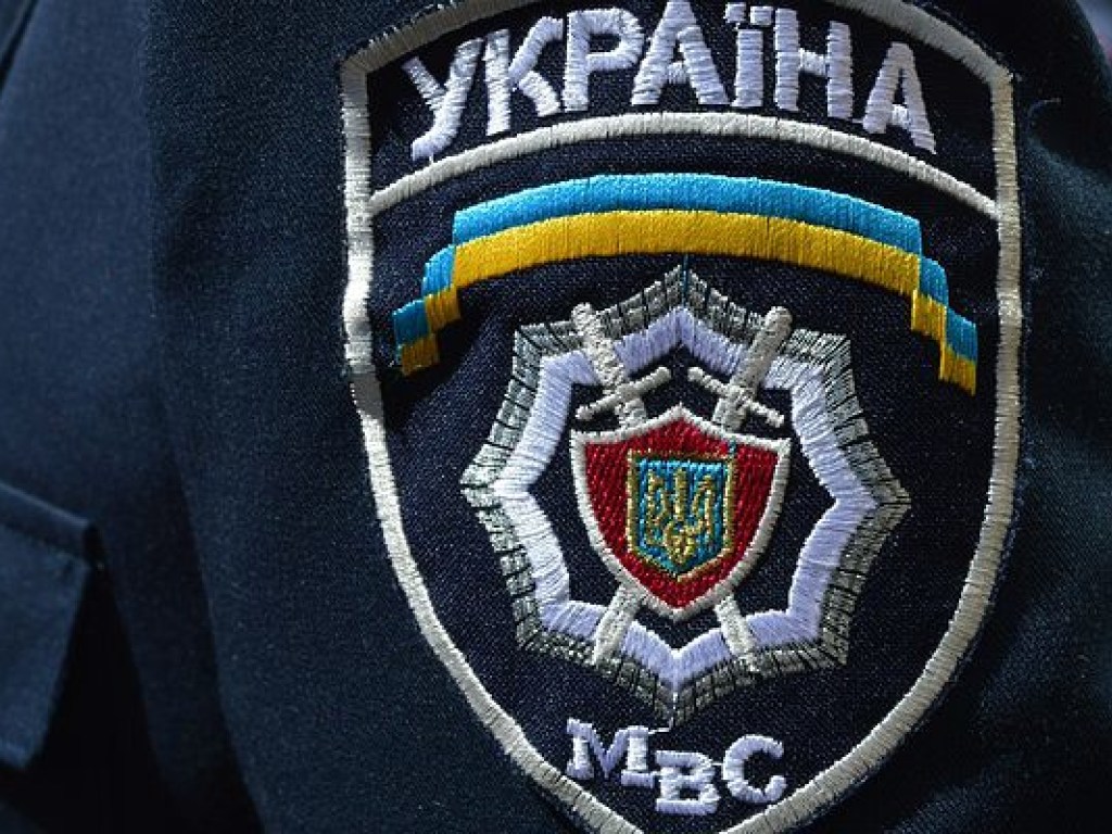 В Донецкой области полицейский пытался продать семь кило ртути