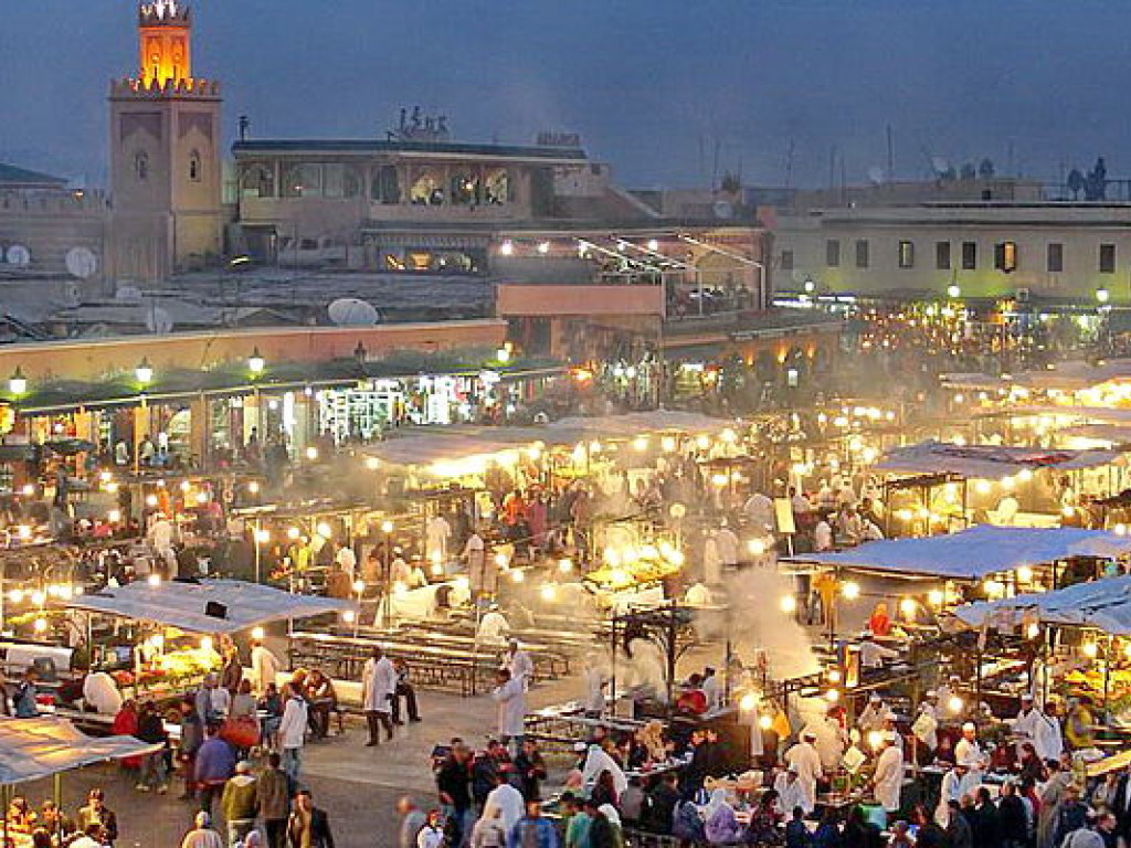 В Марокко в давке во время раздачи продуктов погибли 15 человек (ФОТО)