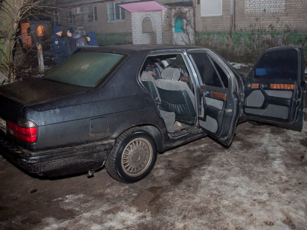 В Днепре злоумышленник применил булыжник для угона BMW (ФОТО, ВИДЕО)