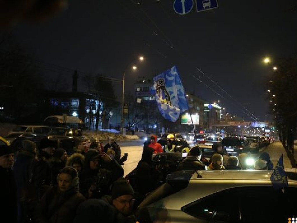 В Киеве Автомайдан приехал с пикетом к базе бывшего Беркута (ФОТО, ВИДЕО)