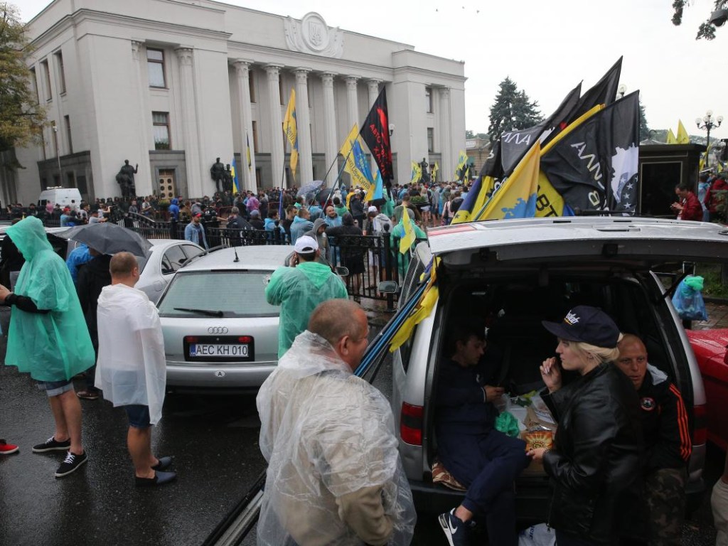 В Киеве на акции «бляхеров» задержали «Дорожного бабая» (ВИДЕО)