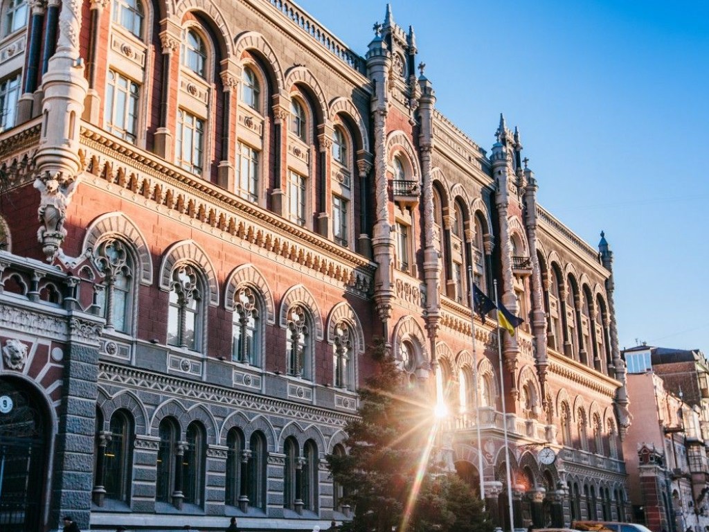 НБУ выдал свыше миллиарда гривен рефинансирования двум украинским банкам