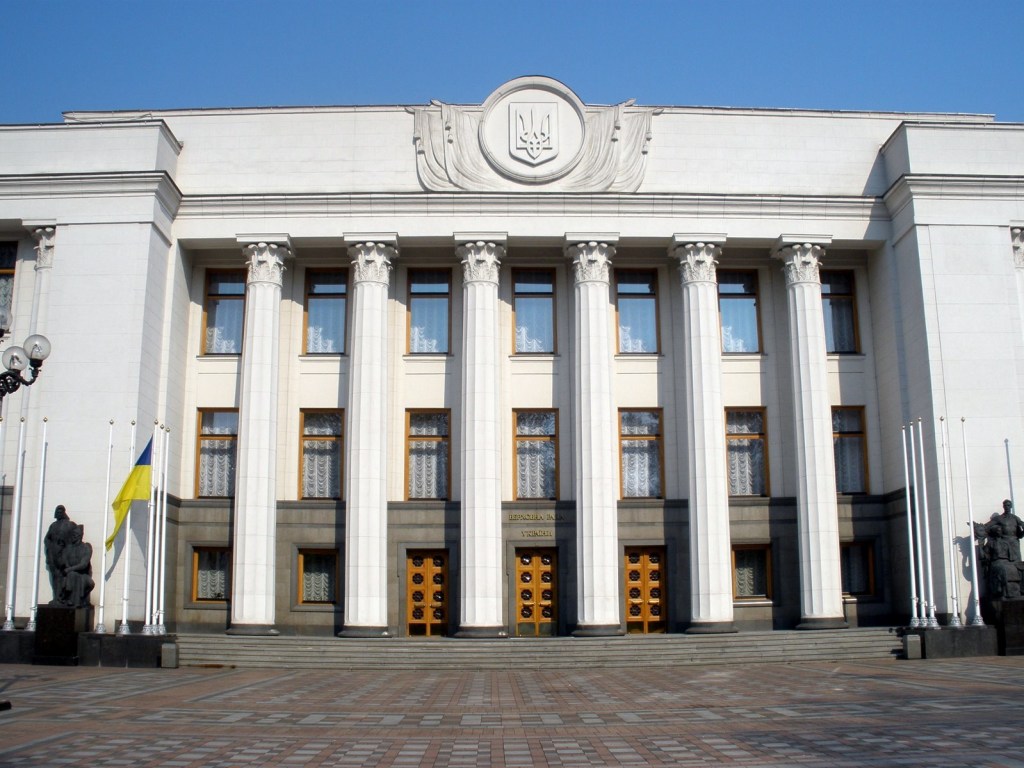 Депутаты «кнопкодавили» во время голосования Рады по вопросу телеканалов «112 Украина» и NewsOne (ВИДЕО)