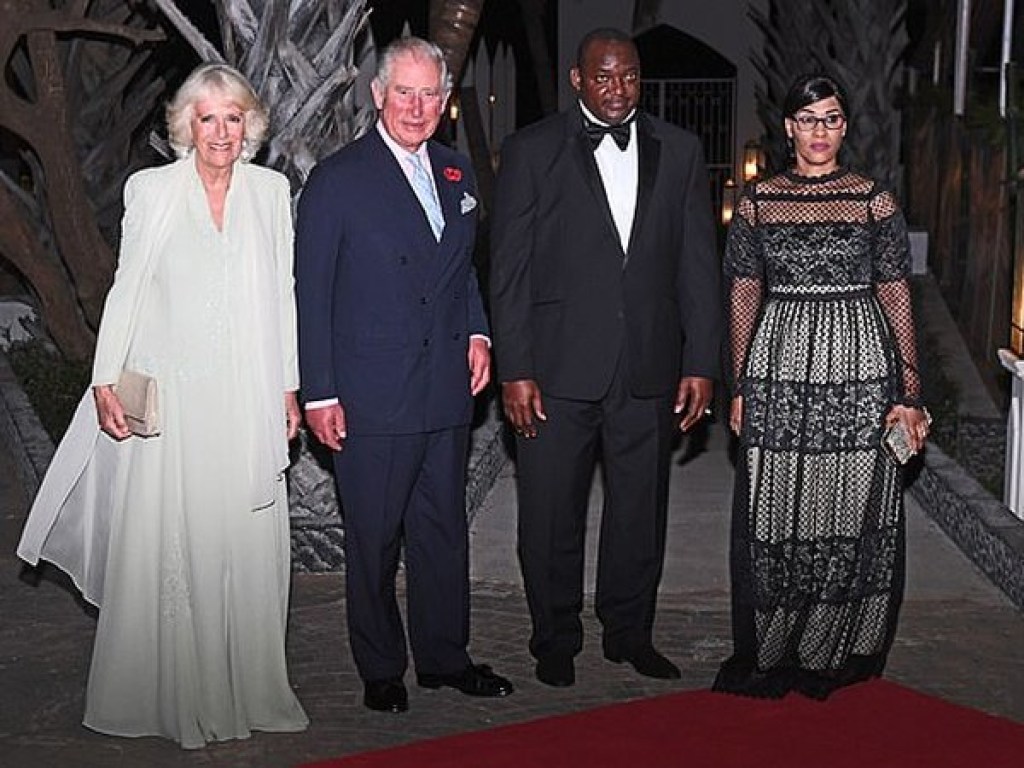 Жена принца Чарльза продемонстрировала серьги за 44 тысячи долларов (ФОТО, ВИДЕО)