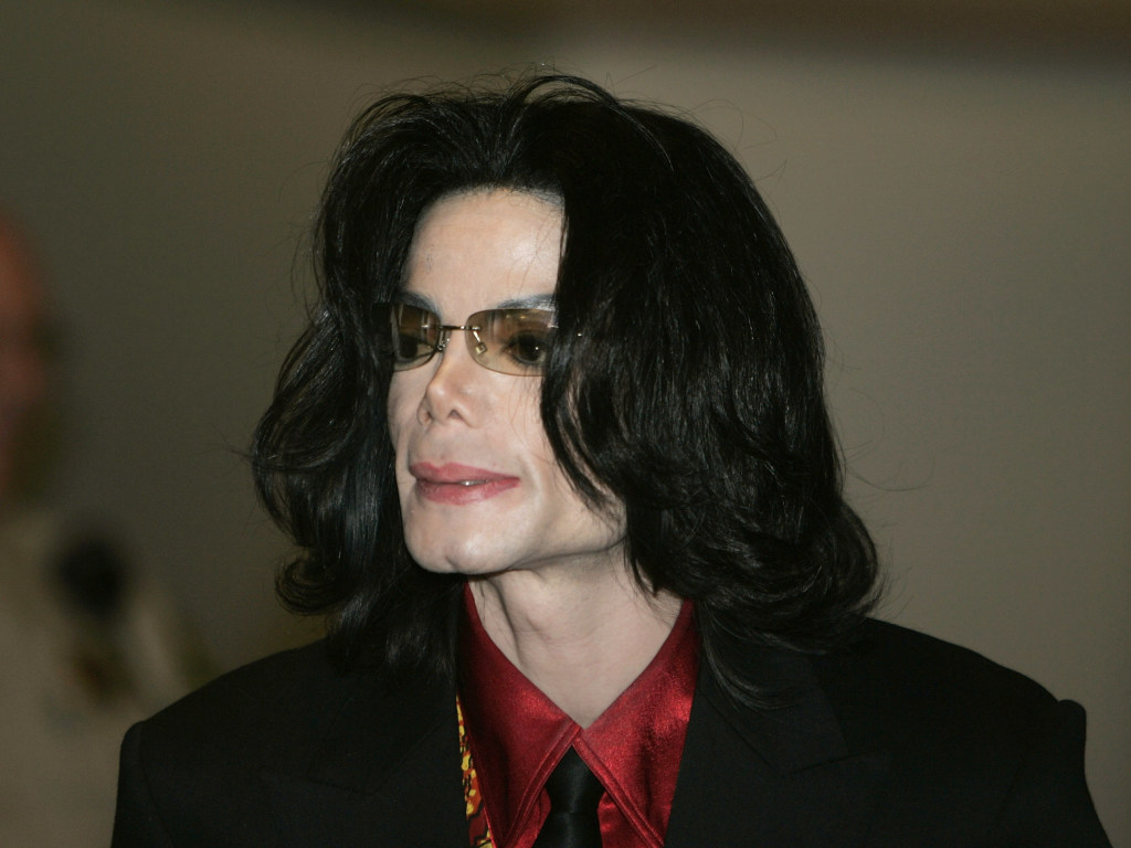 «В склепе пусто»: Поклонники Майкла Джексона уверены, что он жив