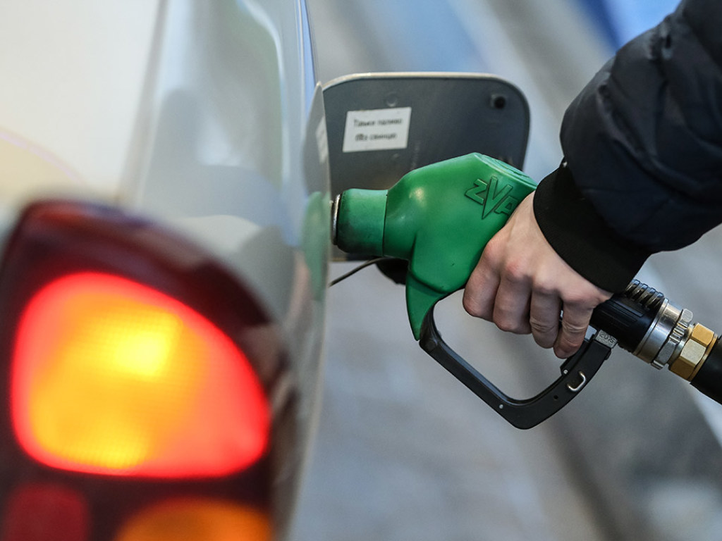 Россия стала второй в Европе по дешевизне бензина