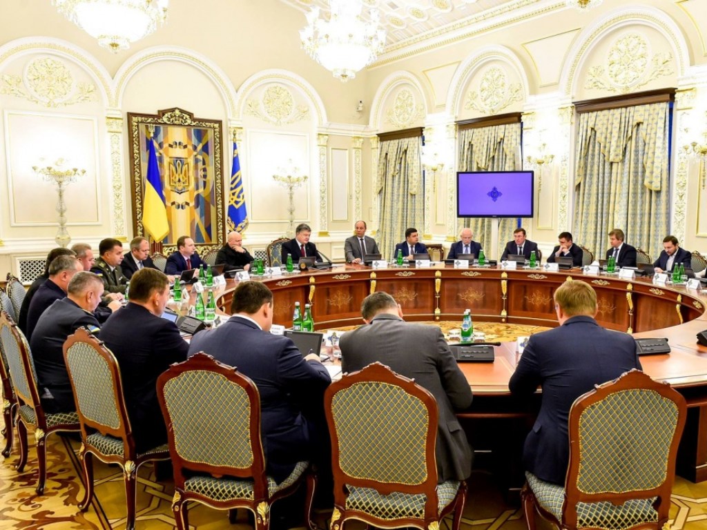 СНБО поддержал ведение военного положения в Украине