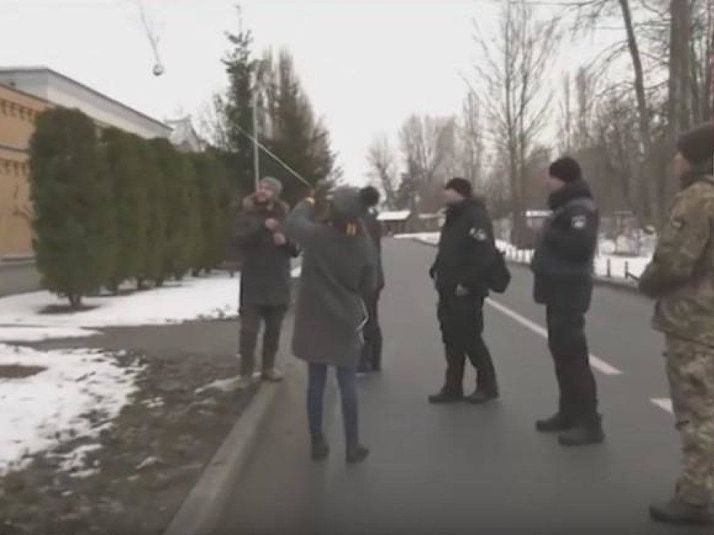 С помощью воздушных шаров журналисты смогли заснять дворец Порошенко (ФОТО, ВИДЕО)