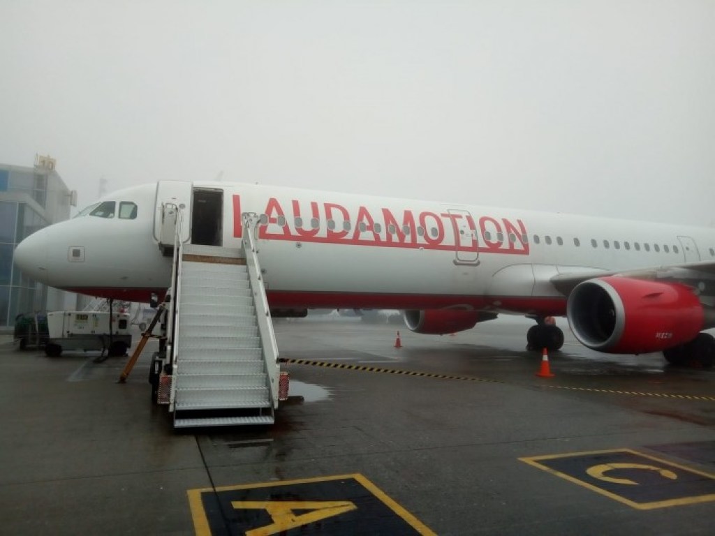 Самолет австрийской авиакомпании сломался во время первого рейса в Киев