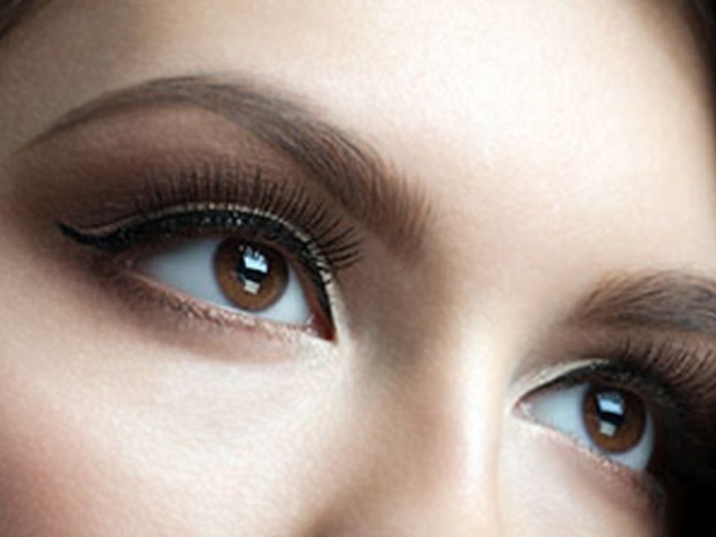 Жертва красоты: Украинка ослепла на один глаз в результате популярной косметологической процедуры (ФОТО, ВИДЕО)