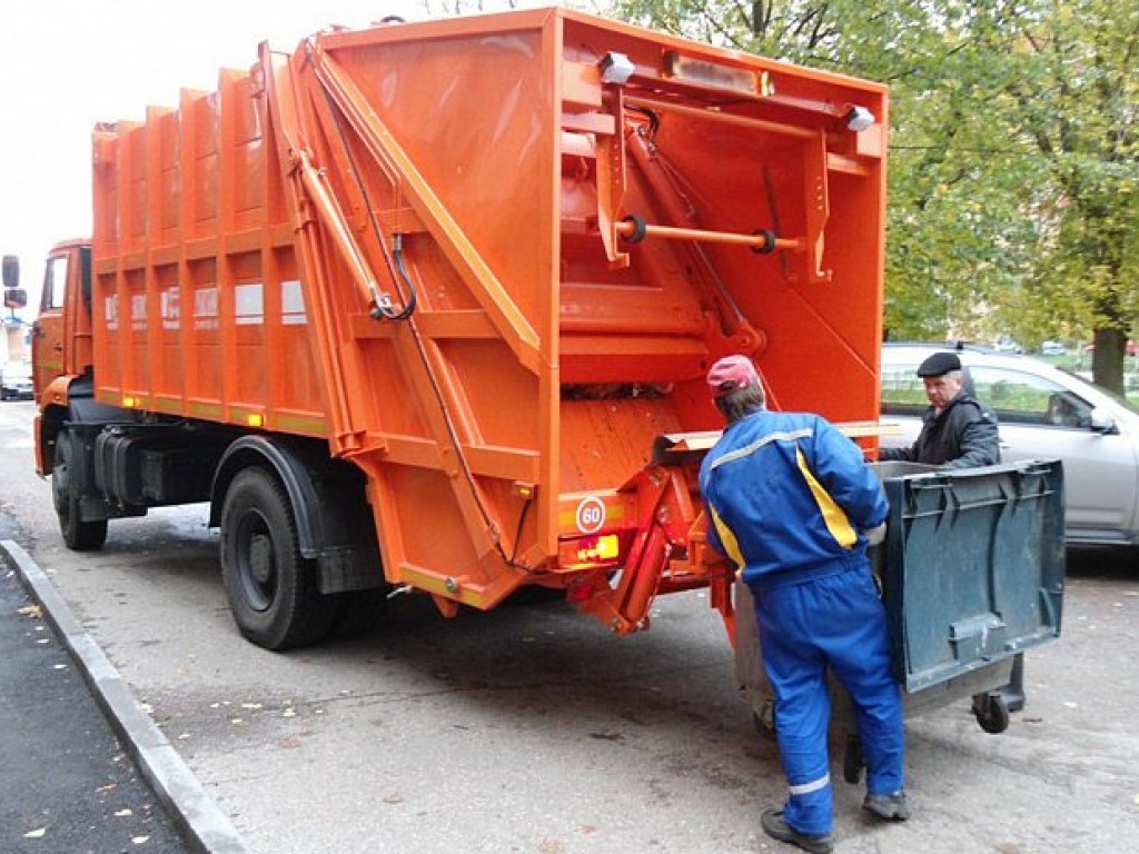 В Киеве снова подорожает вывоз мусора 