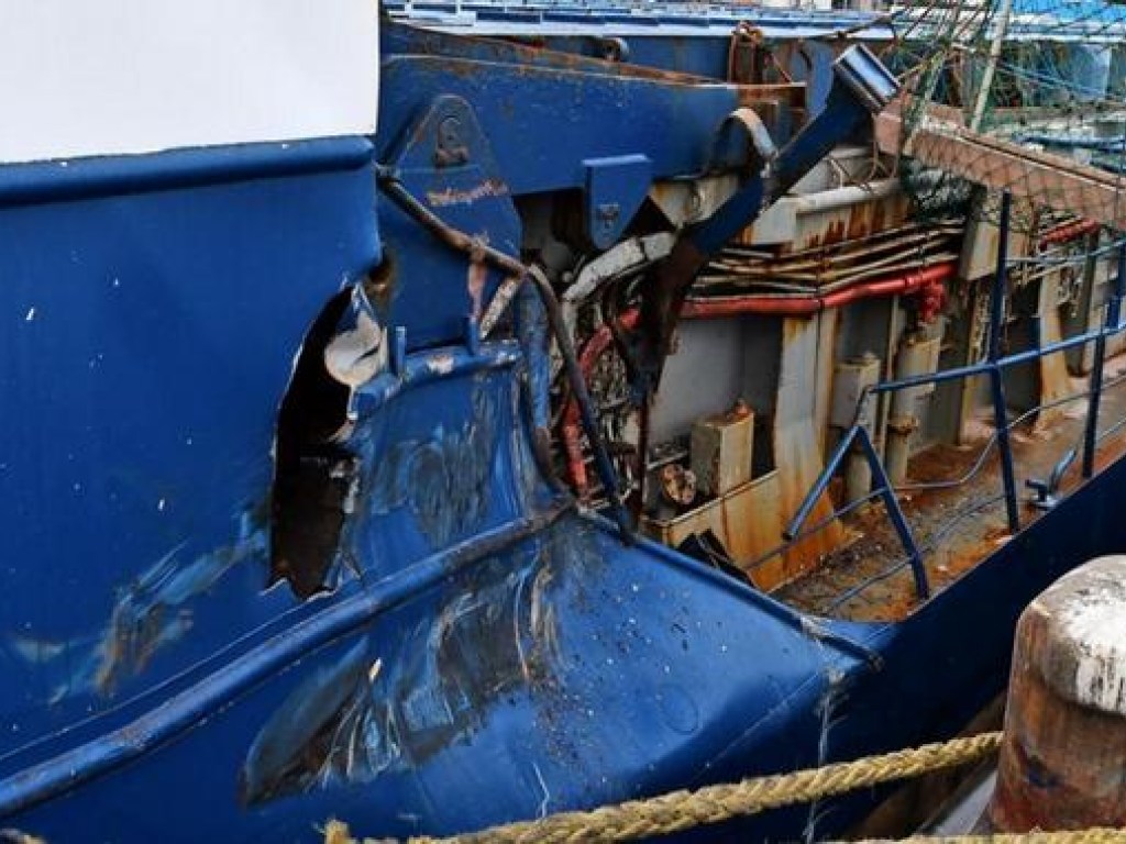 В Балтийском море сухогруз столкнулся с пассажирским судном: 15 пострадавших (ФОТО)