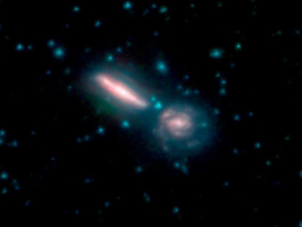 Телескоп зафиксировал редкое слияние галактик (ФОТО)