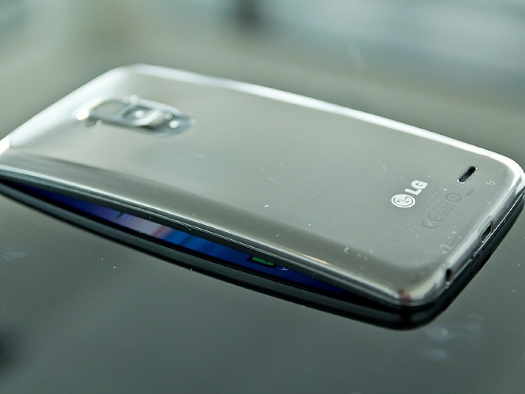 LG создаст смартфон с растягивающимся экраном