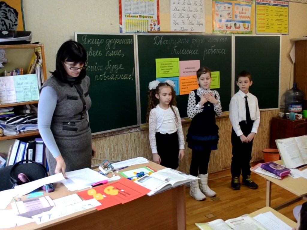 Кабинет Министров намерен посылать учителей украинского языка преподавать за границу