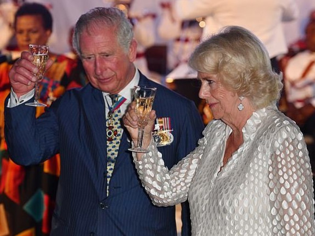 Жену принца Чарльза Камиллу перепутали с его матерью Елизаветой II (ФОТО) 
