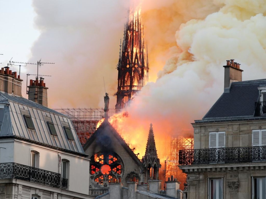 Это было пророчество: Нострадамус предсказал пожар в Соборе Парижской Богоматери