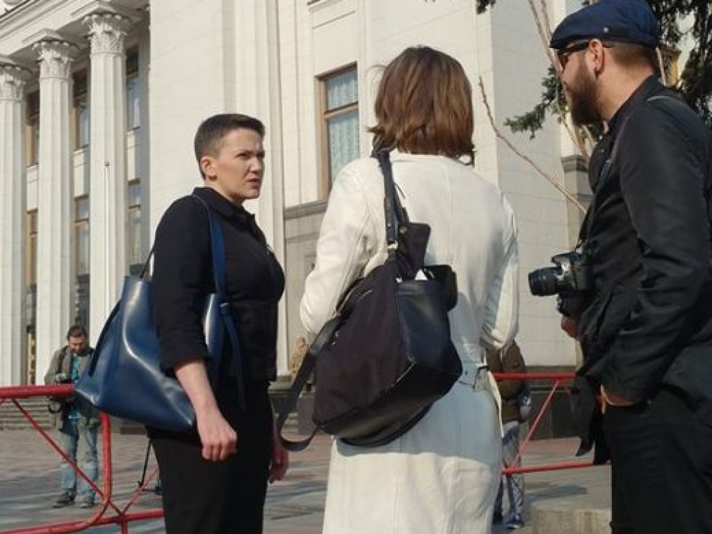 Савченко впервые после освобождения из-под стражи пришла в Раду и рассказала о планах