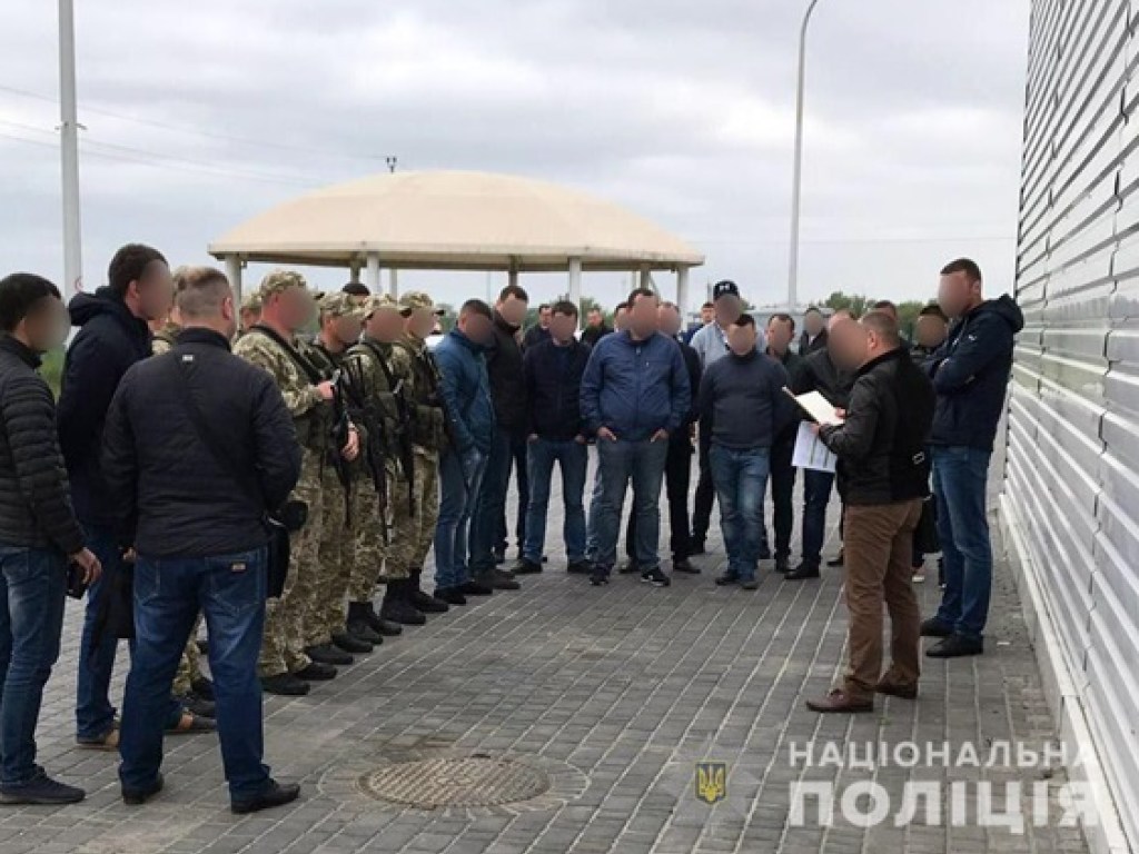 Украинским силовикам удалось раскрыть схему нелегальной вербовки людей (ФОТО, ВИДЕО)