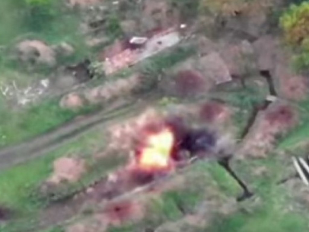 Уничтожение БМП боевиков на Донбассе попало на видео 