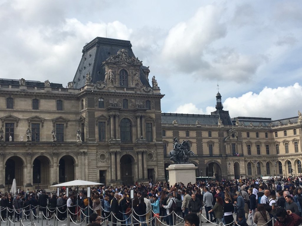 В Париже из-за забастовки сотрудников закрыли Лувр (ФОТО)