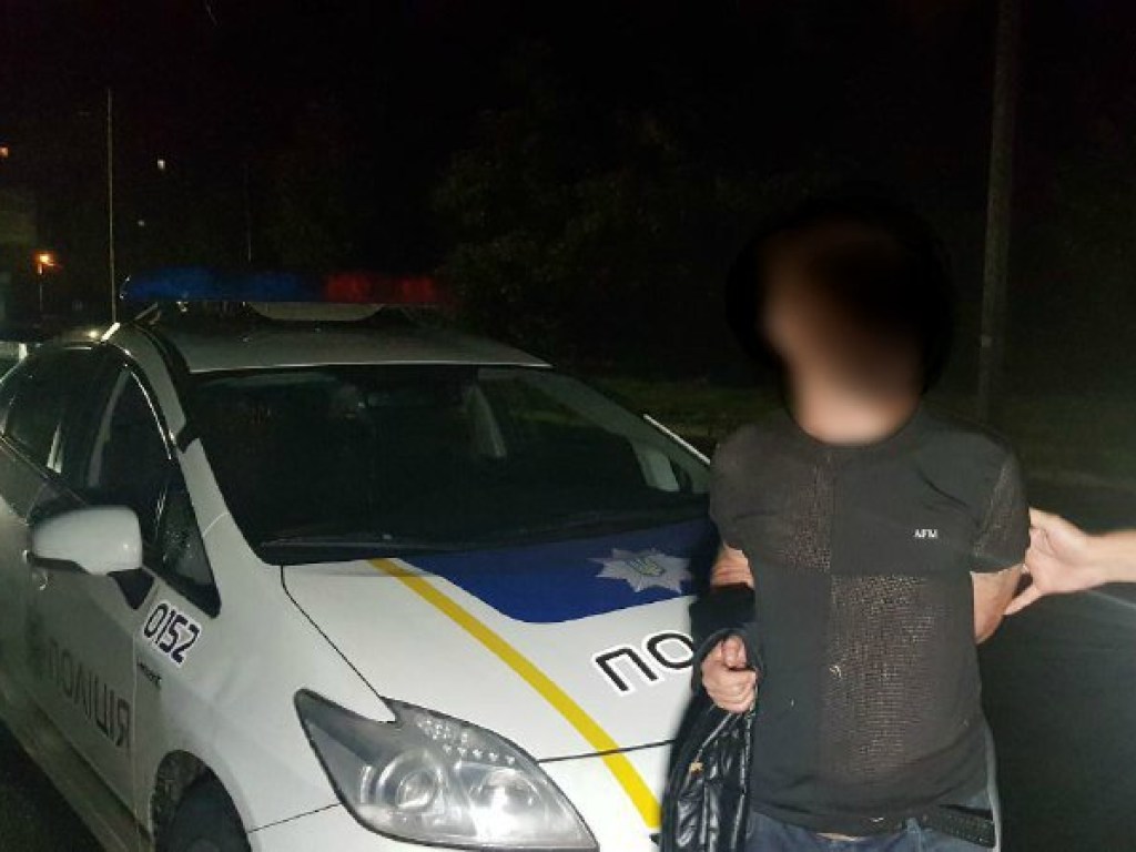 В Николаеве ночью изнасиловали девушку: подозреваемого доставили в отдел полиции (ФОТО, ВИДЕО)