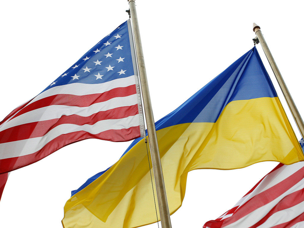 Украине пора перестать быть марионеткой США во внешнеполитических вопросах – эксперт