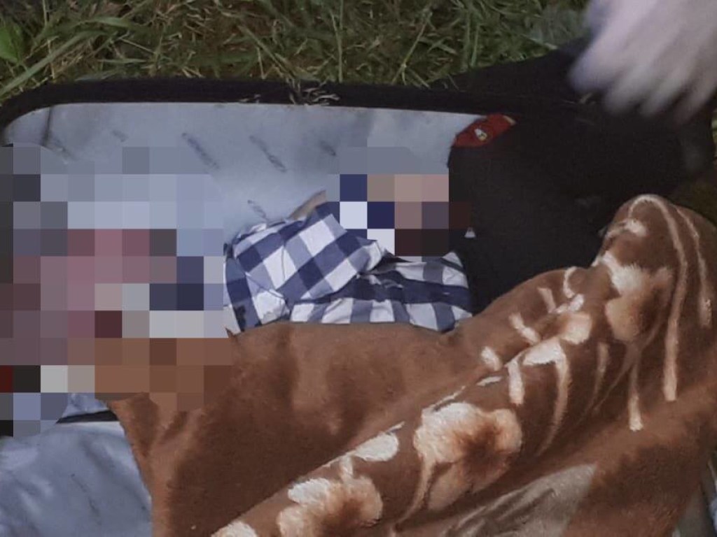 Труп младенца в чемодане в Черновцах: В полиции показали мать погибшего ребенка (ФОТО)