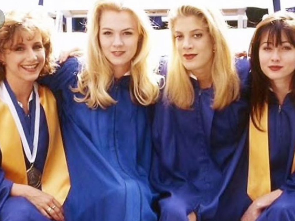 Актрисы из сериала «Беверли-Хиллз» встретились в том же кафе спустя 19 лет (ФОТО)