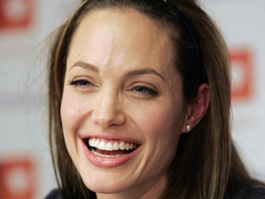 Джоли, Клум, Хайек и другие: Как выглядят голливудские звезды без макияжа и фотошопа (ФОТО)