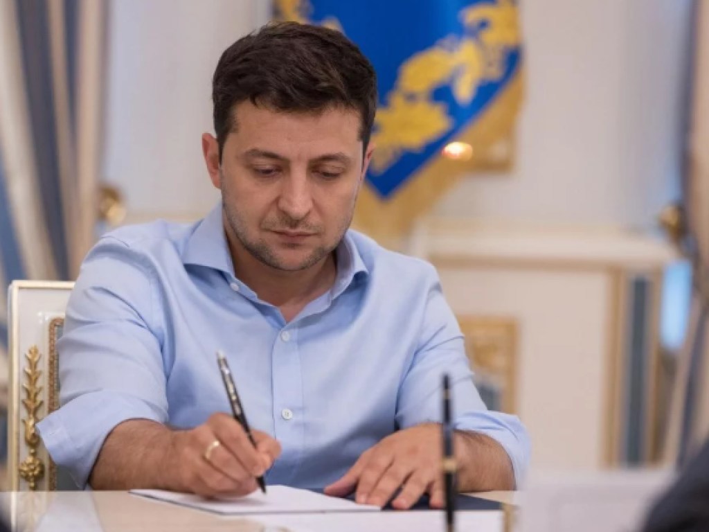 Зеленский подписал закон об антикоррупционном суде