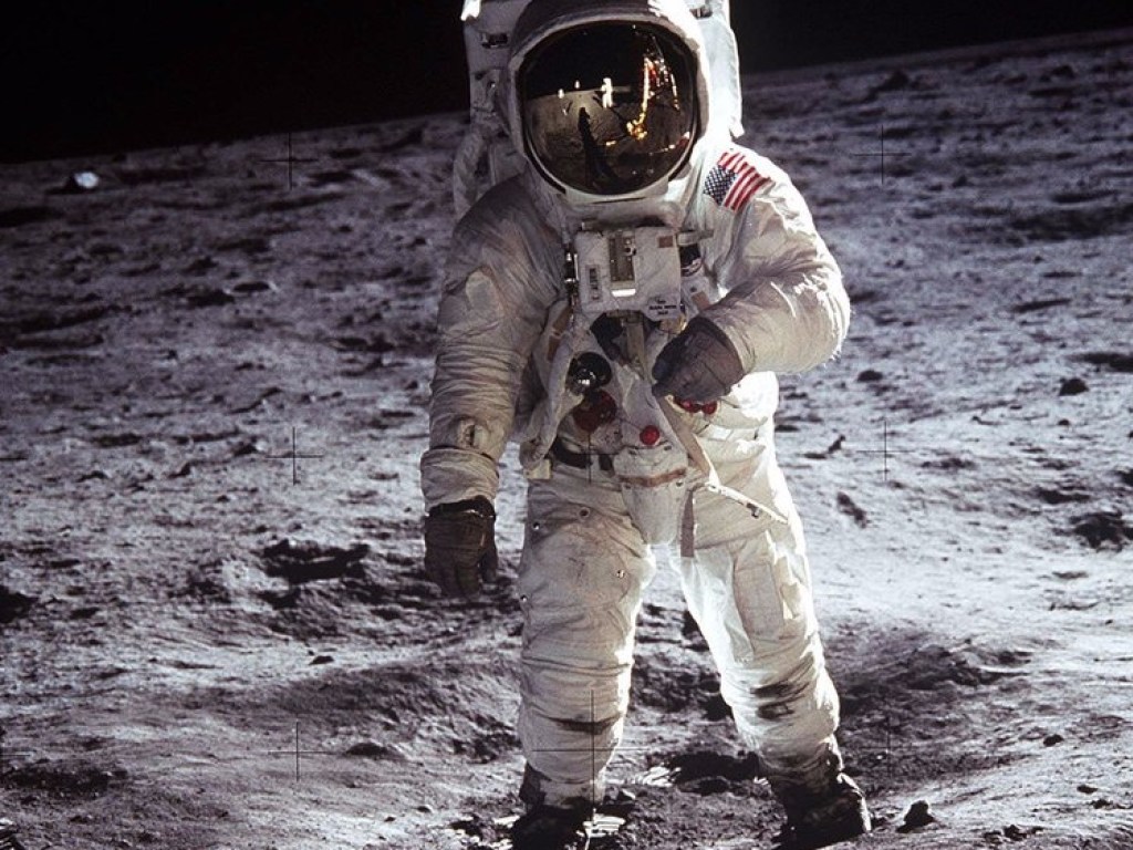 В НАСА предоставили доказательства пребывания американцев на Луне (ФОТО)