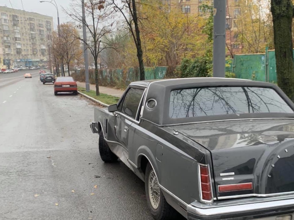 Известному гонщику Молчанову разбили уникальный Lincoln (ФОТО, ВИДЕО)