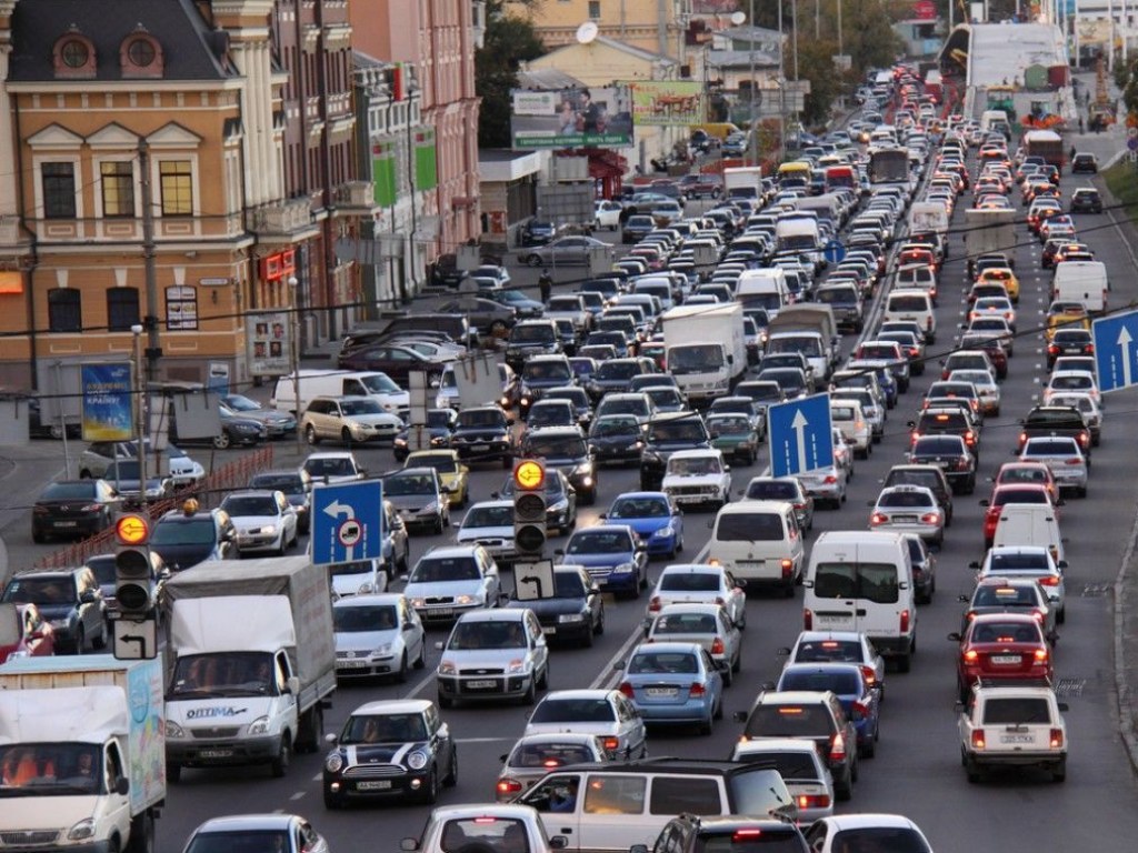В Киеве на 2 дня могут перекрыть улицы в шести районах: список