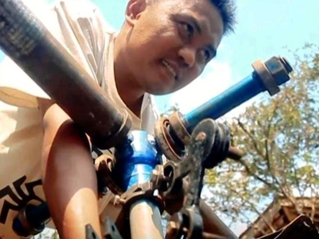Житель Индонезии построил личный вертолет своими руками (ФОТО, ВИДЕО)
