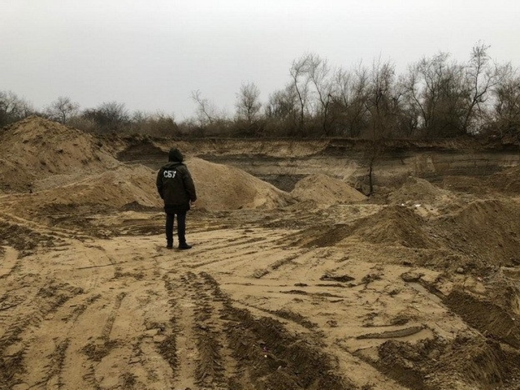На Буковине блокировали незаконную добычу песка на 90 миллионов гривен (ФОТО)