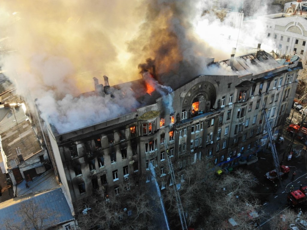 Стала известна официальная причина возгорания в одесском колледже