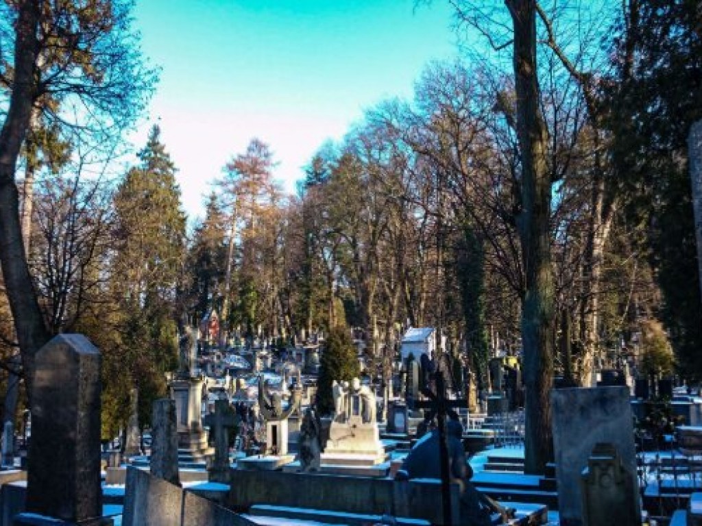 В Киеве планируют создать единый реестр кладбищ &#8211; КГГА