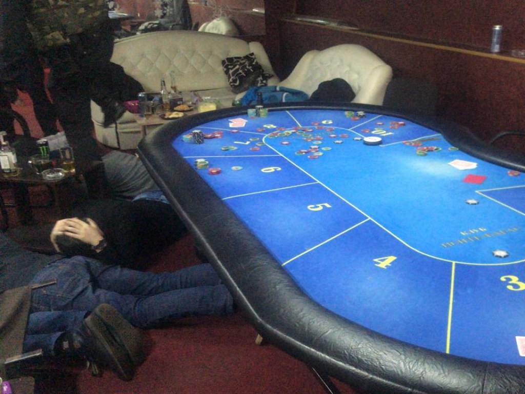 В Запорожской области полиция закрыла подпольный покер-клуб (ФОТО)