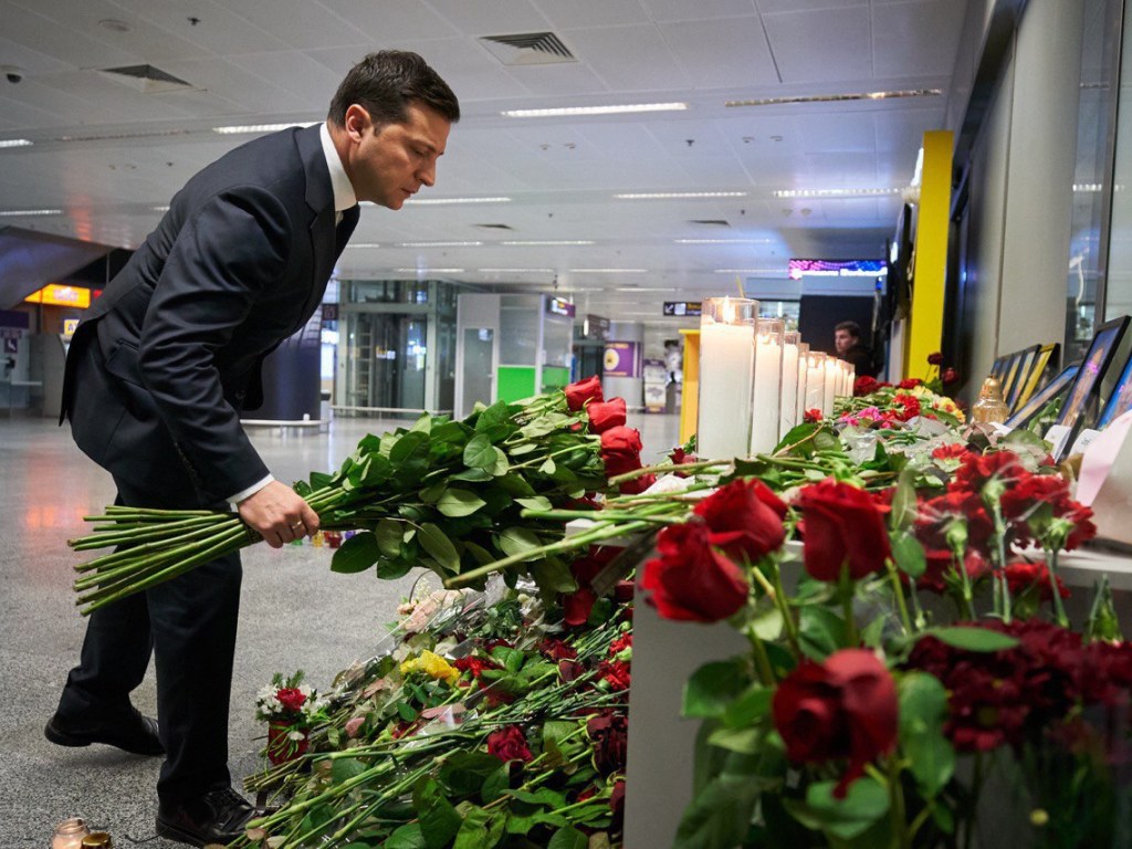 Крушение Boeing 737 в Иране: в Украине 9 января объявлен день траура, Зеленский обратился к украинцам (ВИДЕО)
