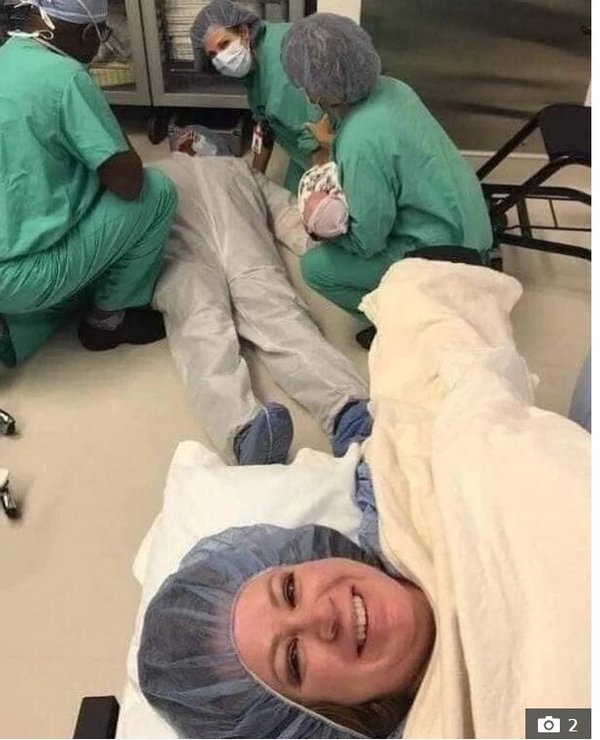 Мужчина увидел новорожденного и упал в обморок: Жена с улыбкой сделала  селфи после родов (ФОТО): читать на Golos.ua