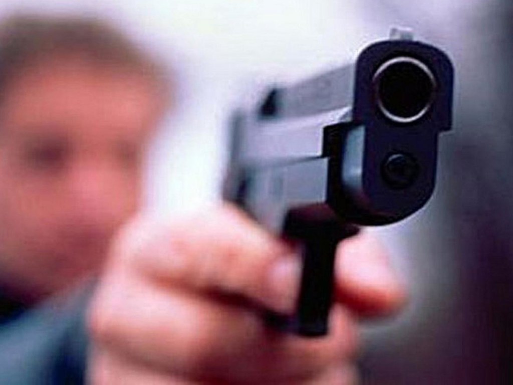 В спортзале киевлянин выстрелил из пистолета в посетителя