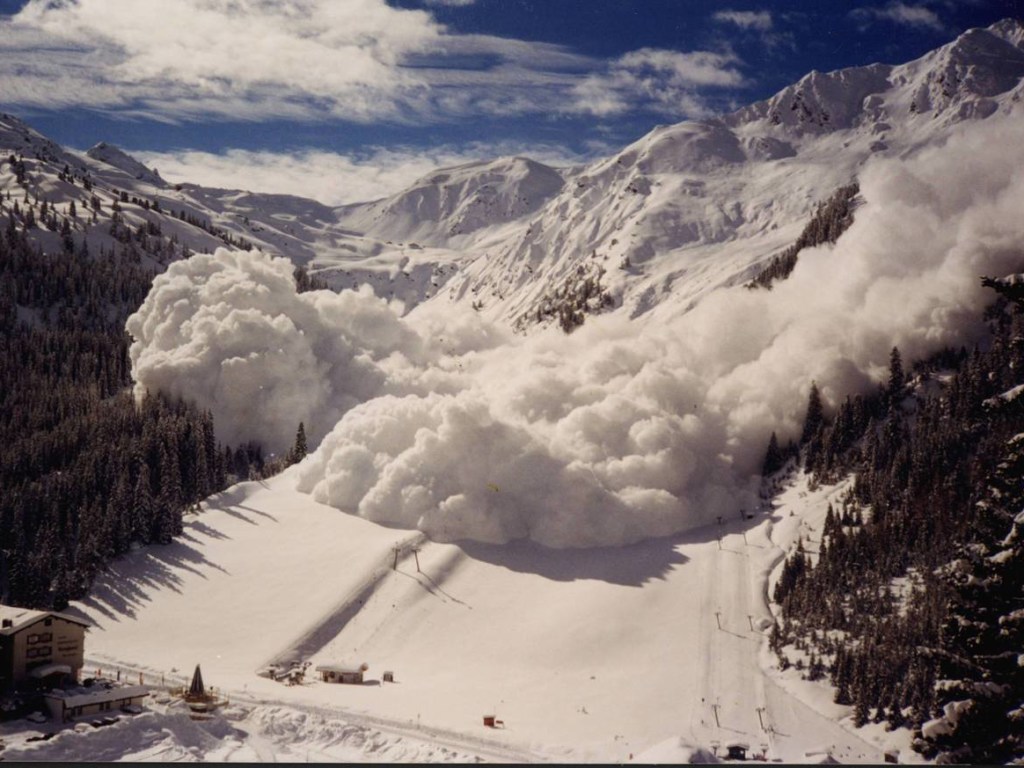 В Альпах сошли две лавины: погибли шесть человек