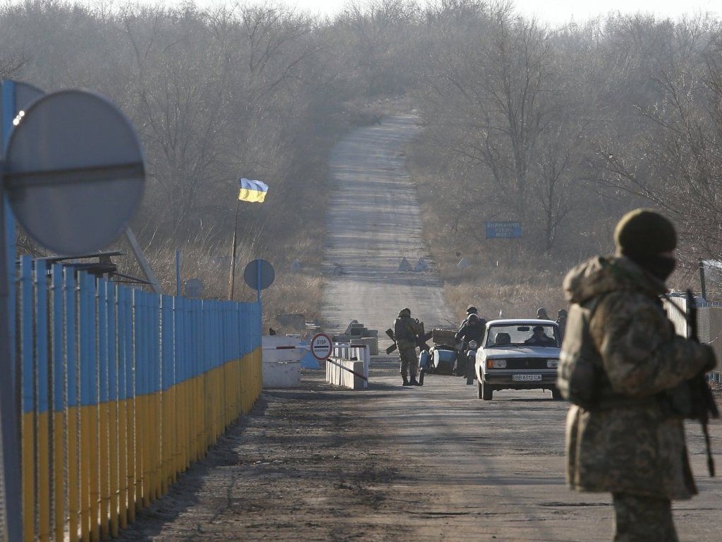 Ночью 22 марта в зоне ООС на Донбассе закроют пункт пропуска через линию разграничения