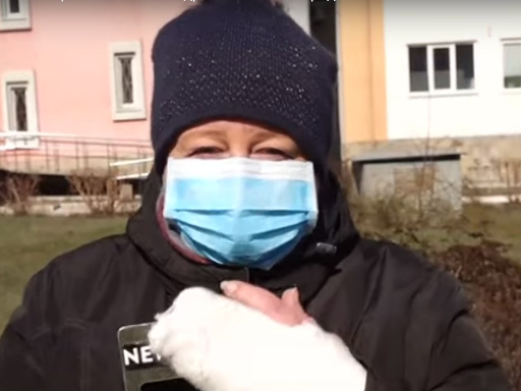 Под Хмельницким избили журналистов за съемку незаконной торговли масками (ФОТО)