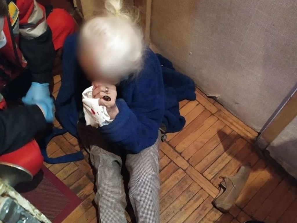 91-летняя киевлянка чуть не погибла в собственной квартире (ФОТО)