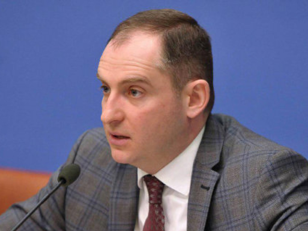 СБУ провела обыски в квартире бывшего главы ГНС Верланова